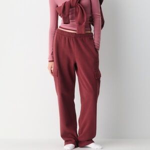 Aritzia Cozy Sweatfleece Mega Cargo™ Sweatpant in Limited Edition Juicy Rose